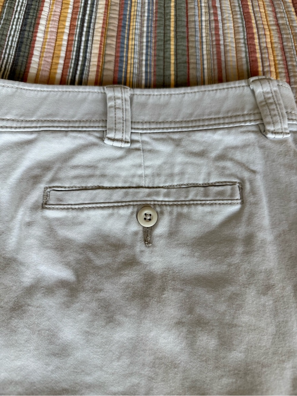 St. John's Bay 9" Flat Front Comfort Stretch Chino Shorts Men's 44W stone khaki - Picture 9 of 14